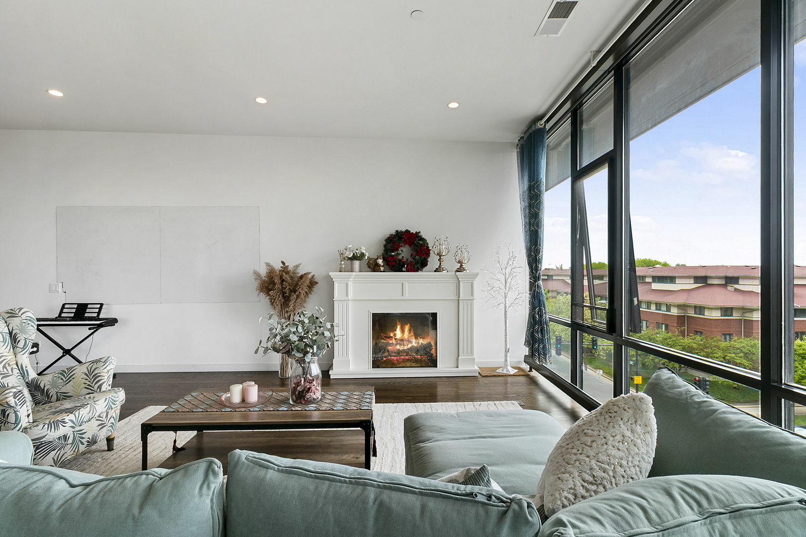Property Photo:  147 N Euclid Avenue 401  IL 60302 