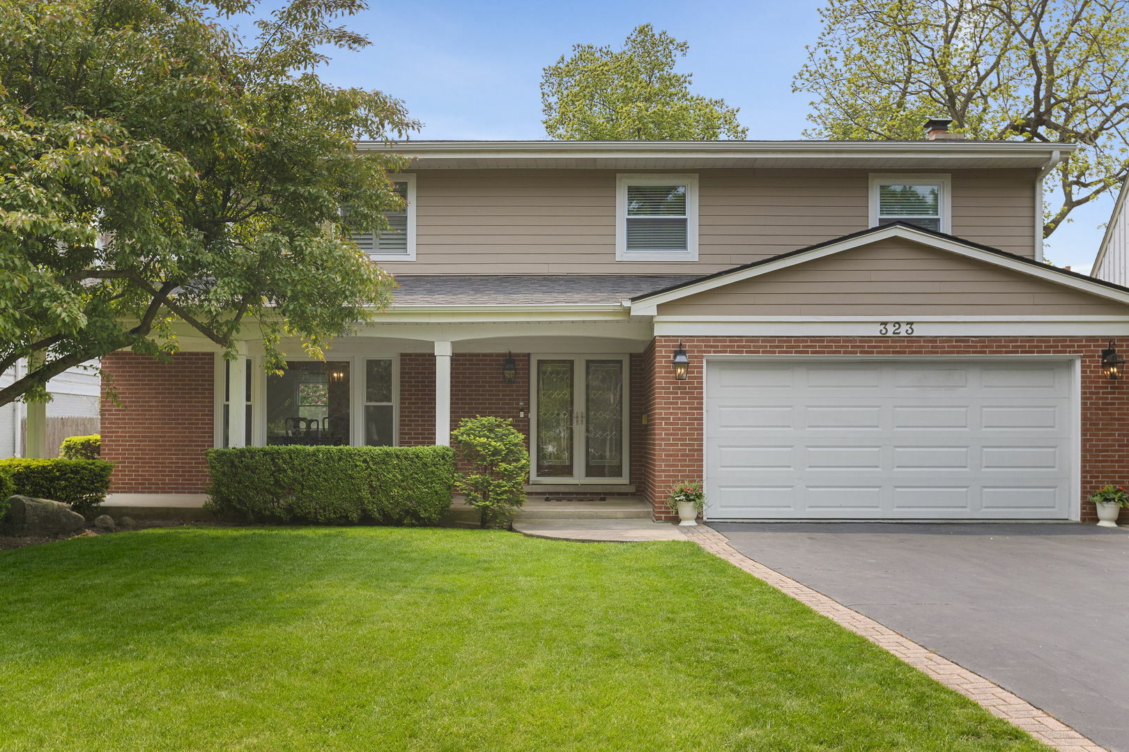 Property Photo: 323 E Washington Avenue IL 60044