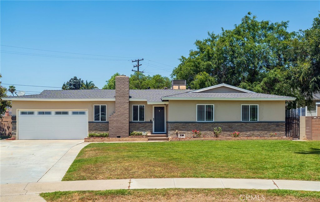 Property Photo:  1219 S Gaymont Street  CA 92804 