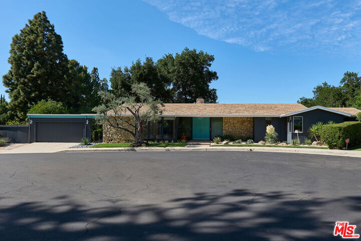 16045 Royal Mount Drive  Encino CA 91436 photo