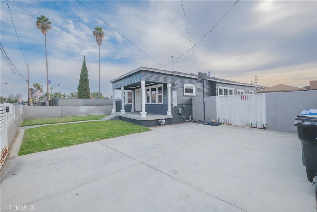 Property Photo: 5837 Esperanza Avenue CA 90606