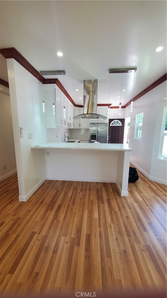 Property Photo:  1330 W 48th Street  CA 90037 