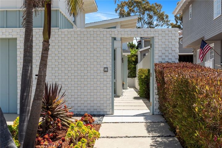 Property Photo: 2412 John Street CA 90266