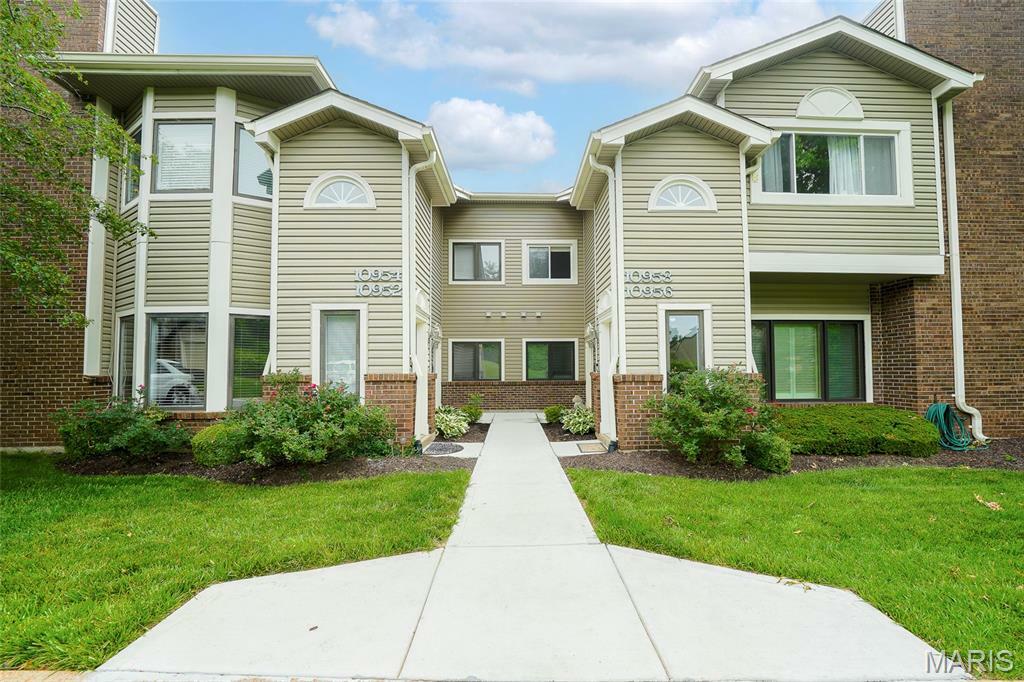 Property Photo:  10952 Vauxhall Drive  MO 63146 