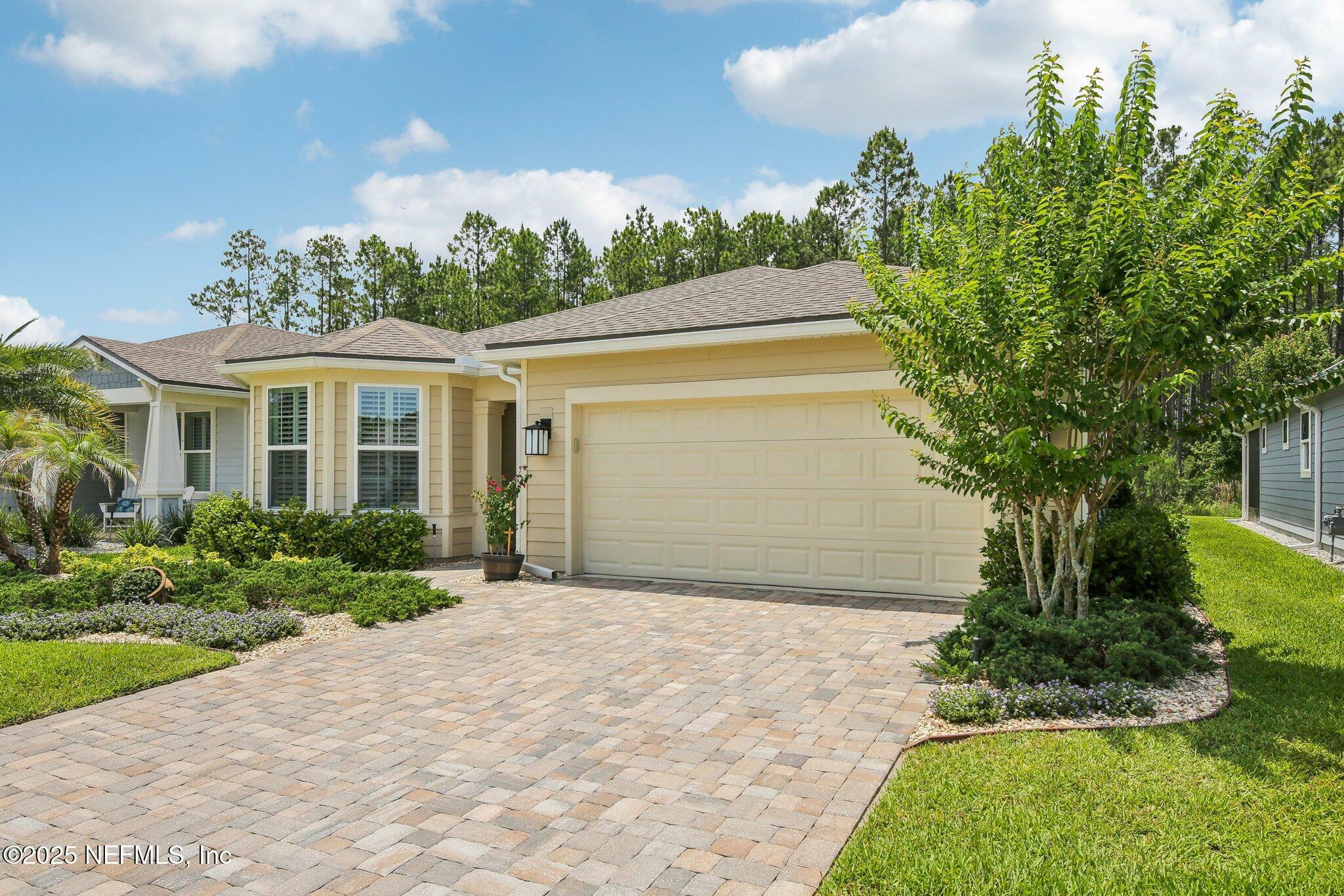 Property Photo: 102 Havencrest Avenue FL 32081
