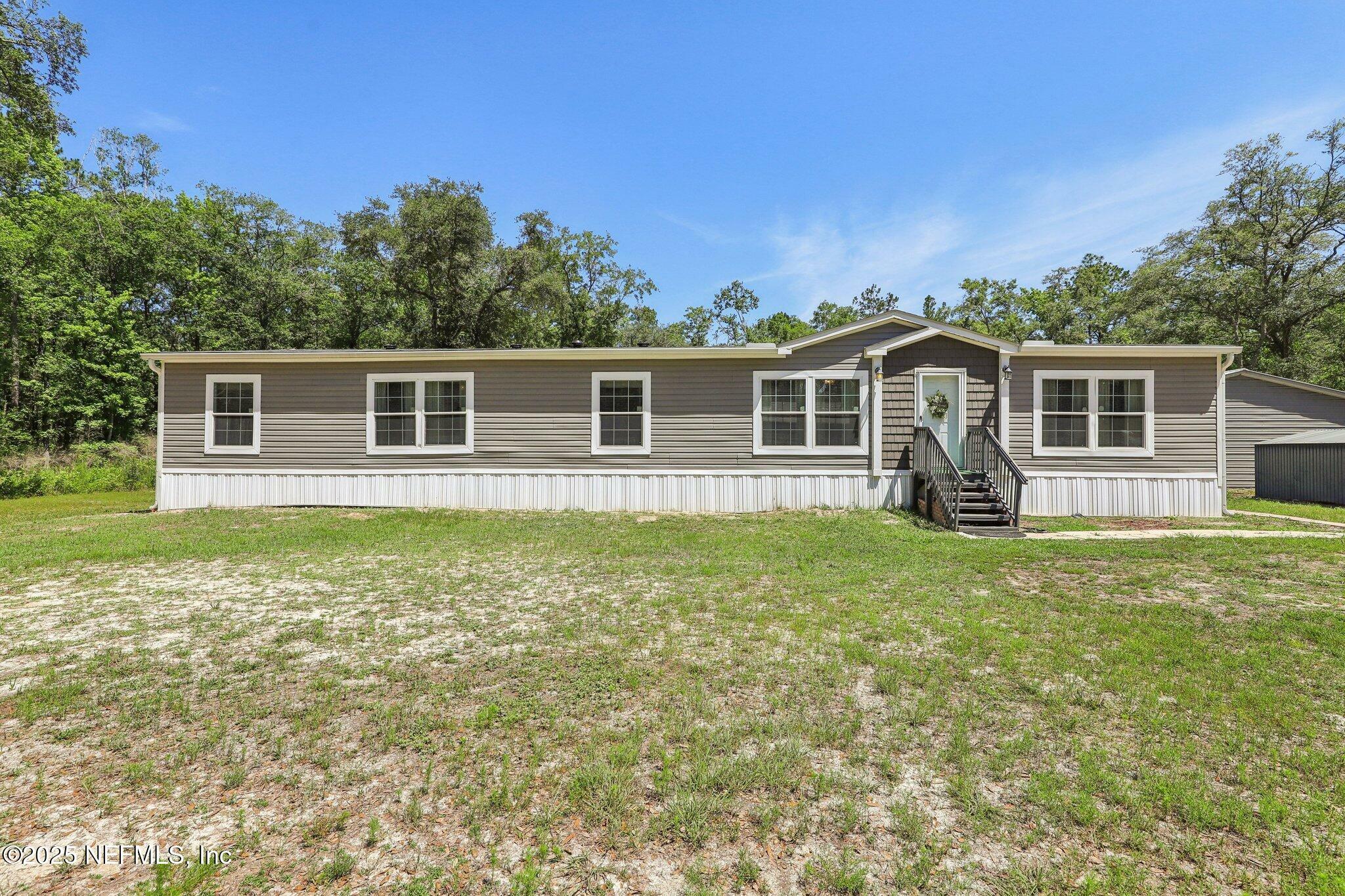 Property Photo: 335 Heartland Trail FL 32234