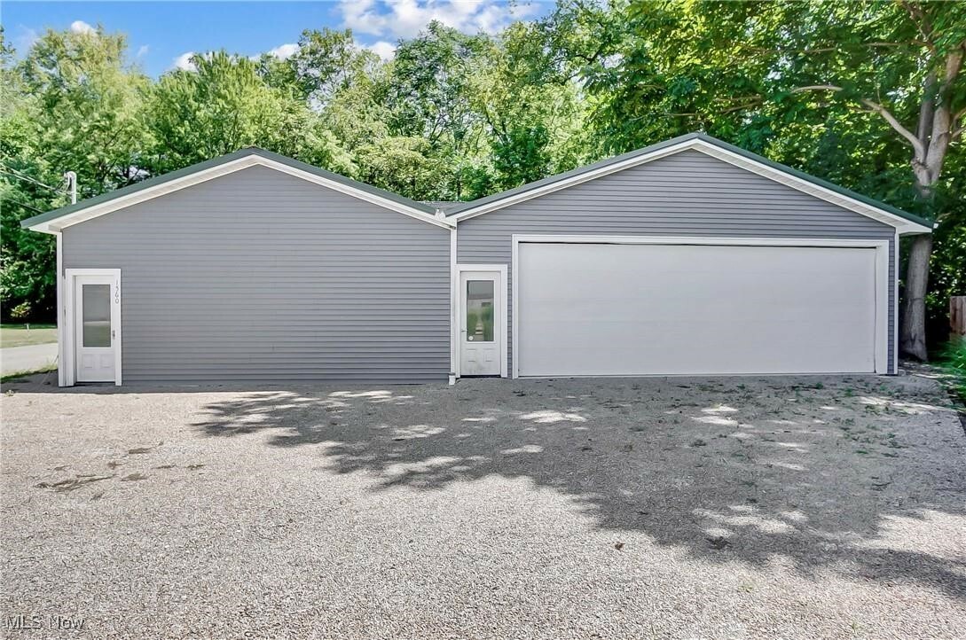 Property Photo: 1560 Russell Avenue OH 43701