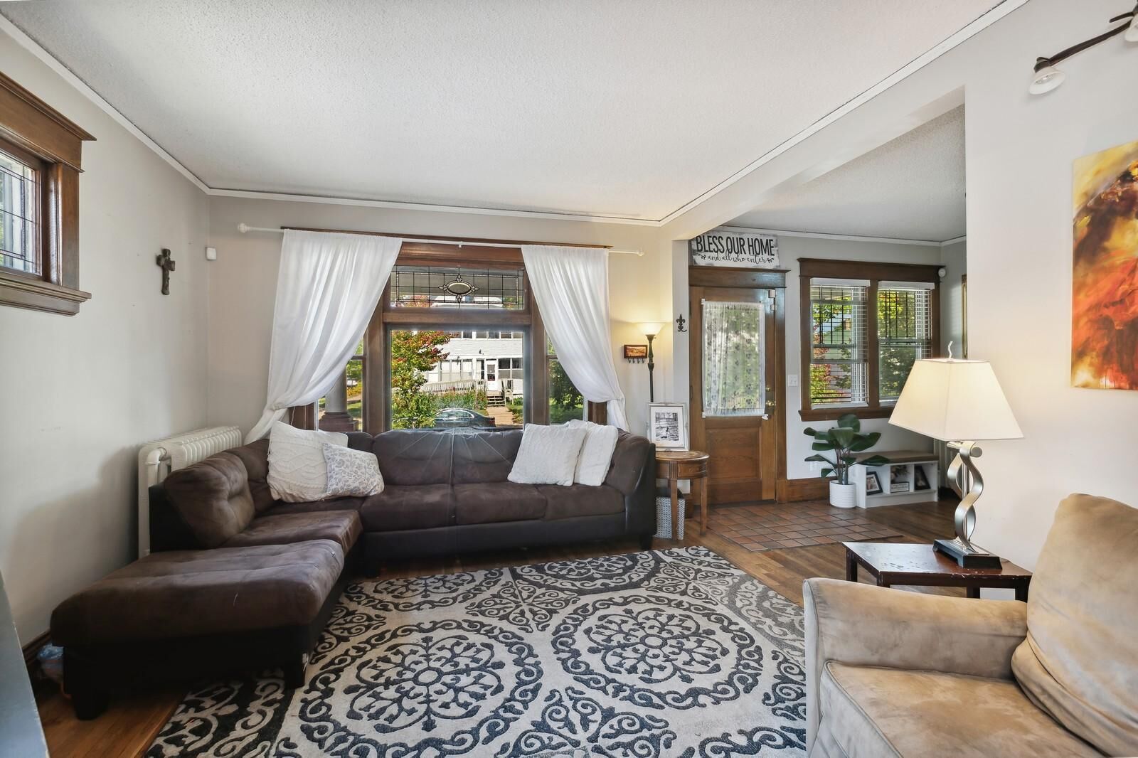 Property Photo: 702 Magnolia Avenue E MN 55106