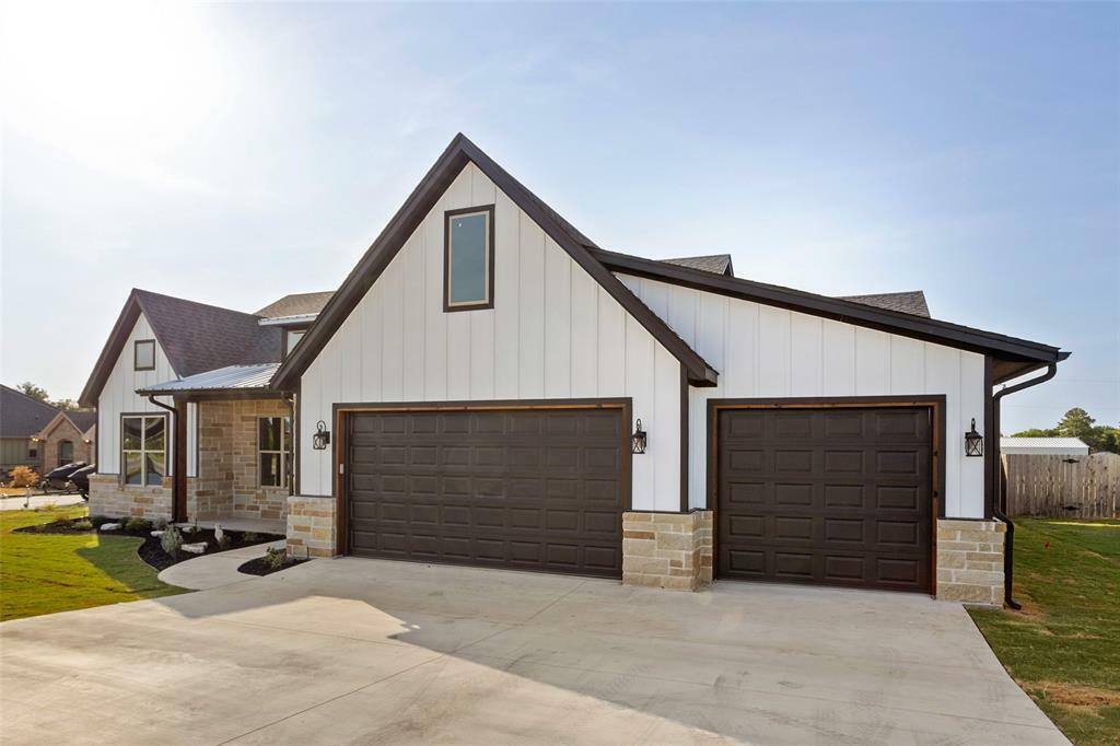Property Photo: 9008 Parkview Circle TX 76476