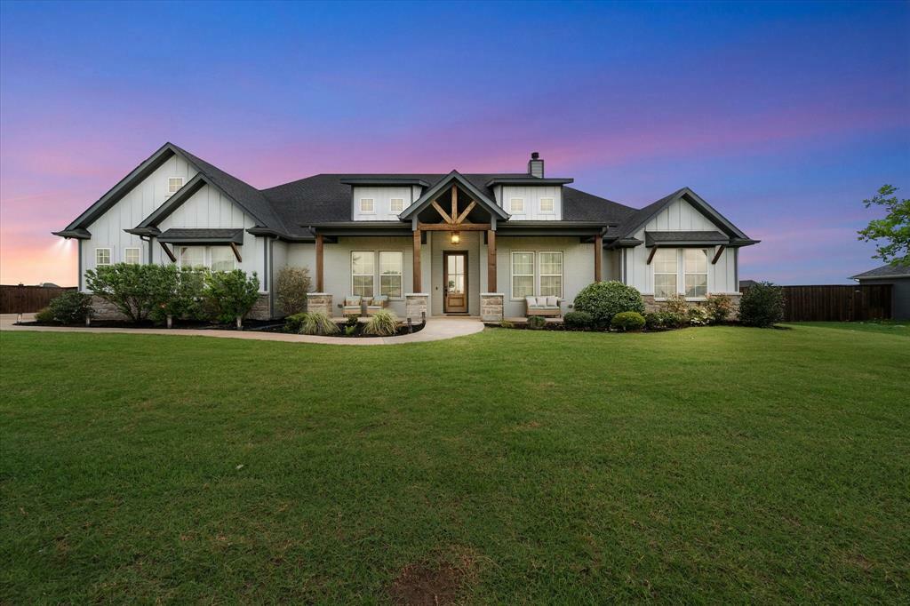 Property Photo: 631 Dove Meadow Trail TX 75167
