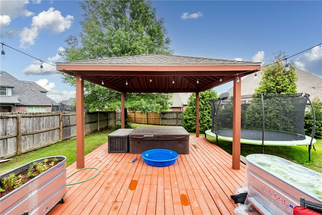 Property Photo: 6401 S 42nd Street AR 72758