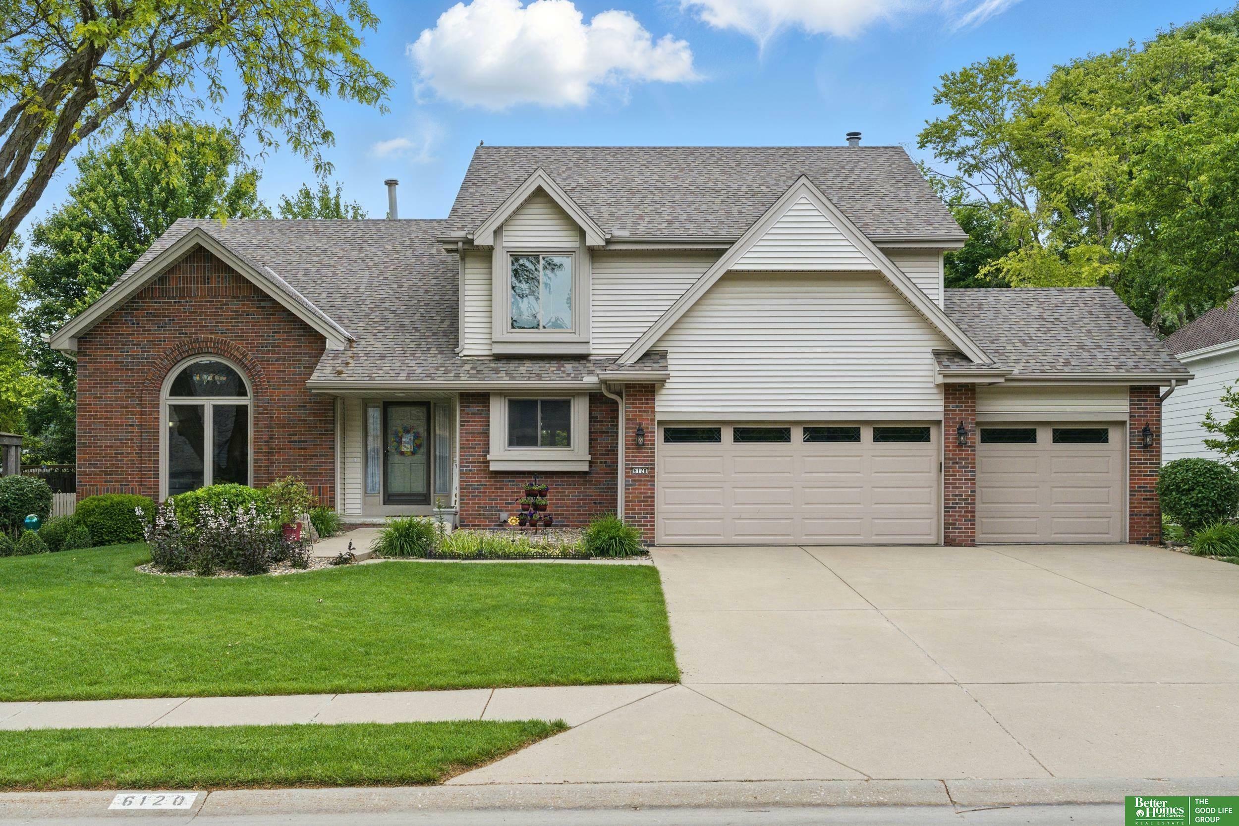 Property Photo: 6120 S 102nd Street NE 68127