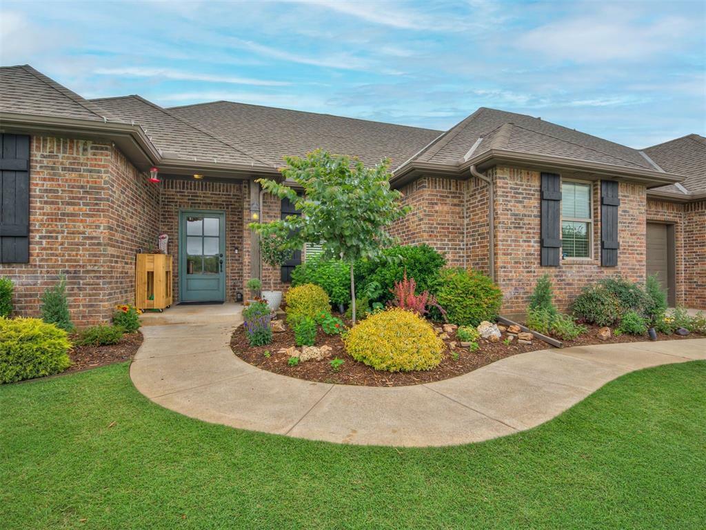 Property Photo: 12052 Acorn Terrace OK 73044