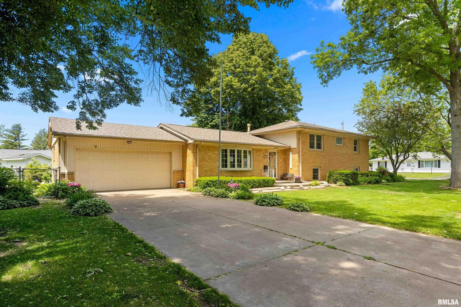 Property Photo:  816 Franklin Avenue  IL 61401 