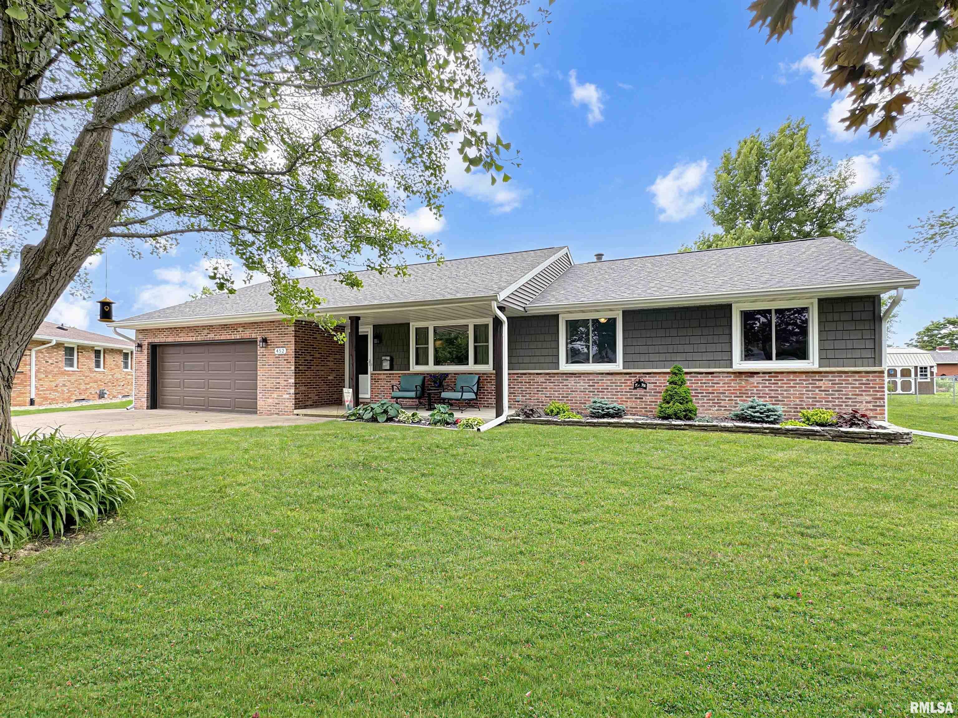 Property Photo:  452 E Fernwood Street  IL 61550 