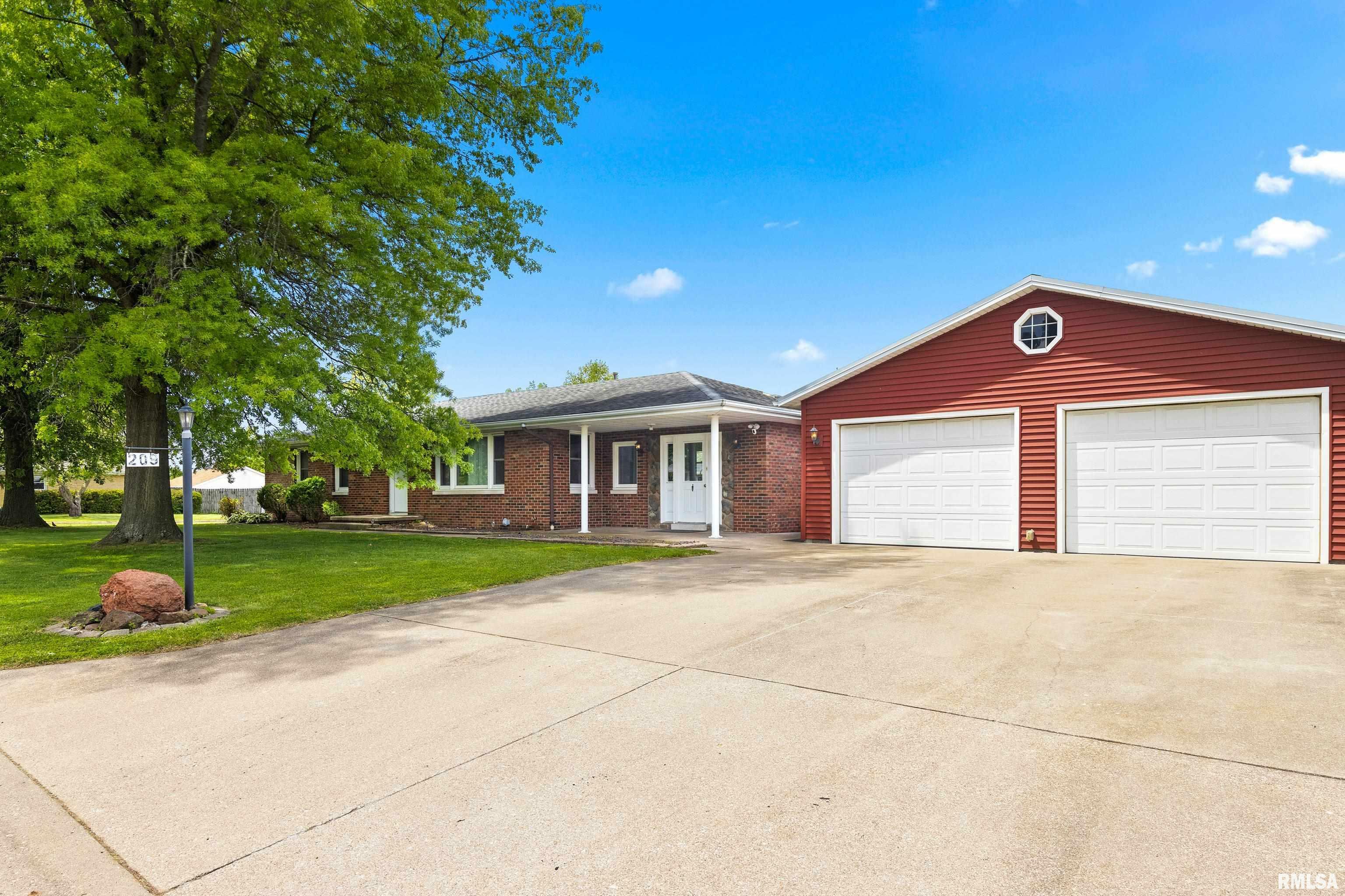 Property Photo: 209 Elmhurst Drive IL 61571
