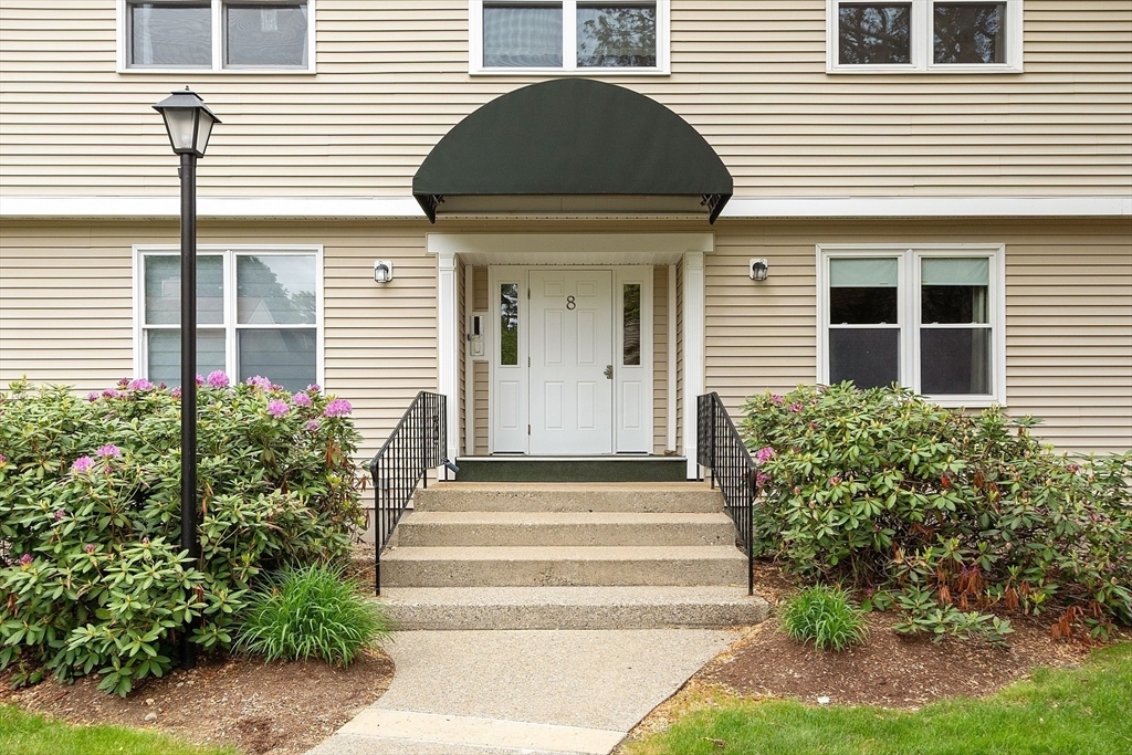 Property Photo: 425 Main St 8B MA 01749