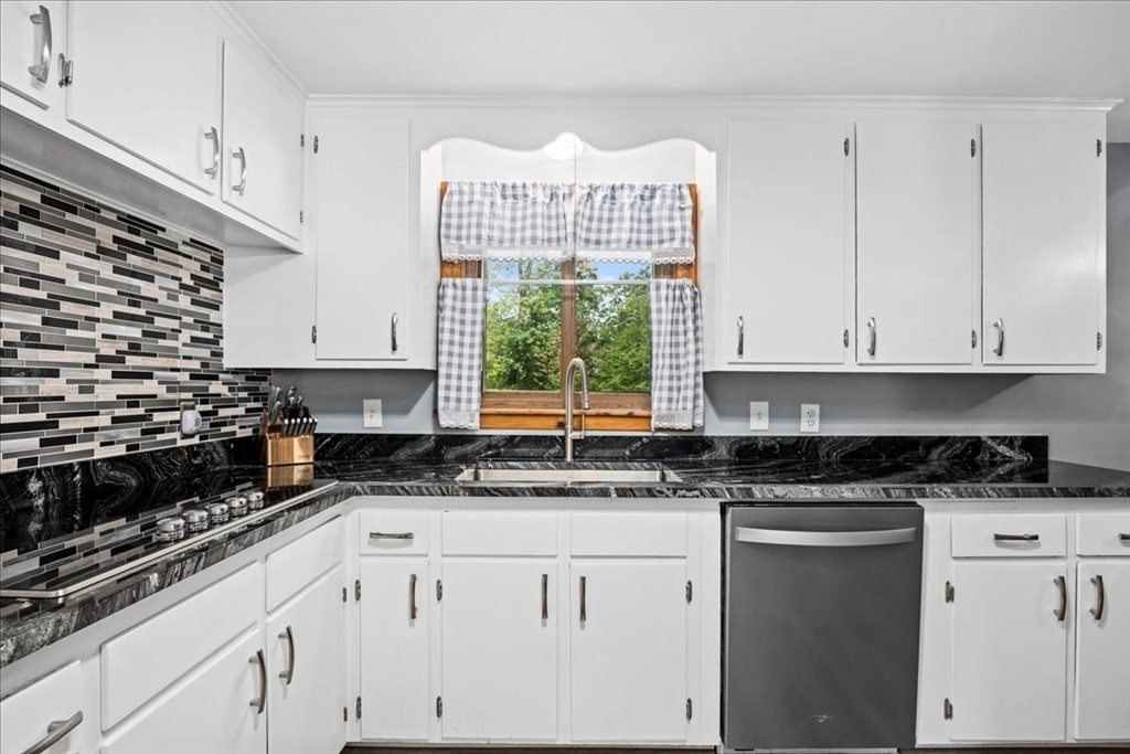 Property Photo:  9 Lillian Rd  MA 01720 