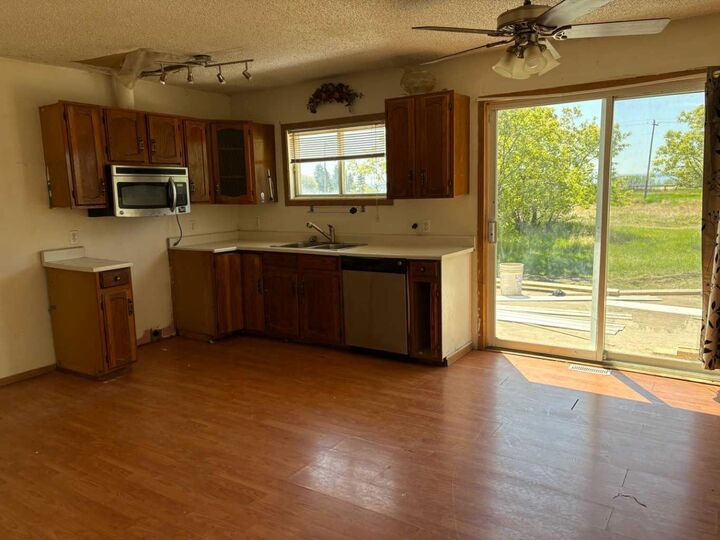 Property Photo: 800 Mistassiniy Road AB T0G 2K0