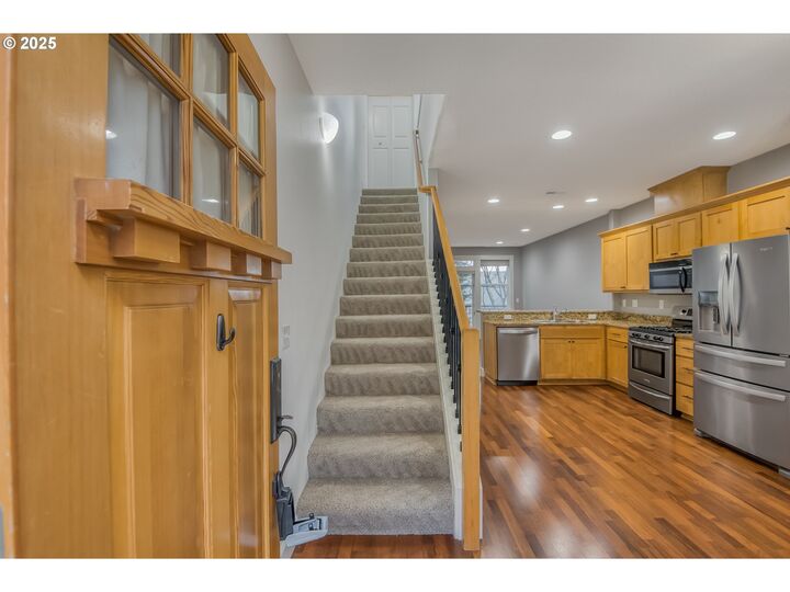 Property Photo: 7520 SE Milwaukie Ave 204 OR 97202