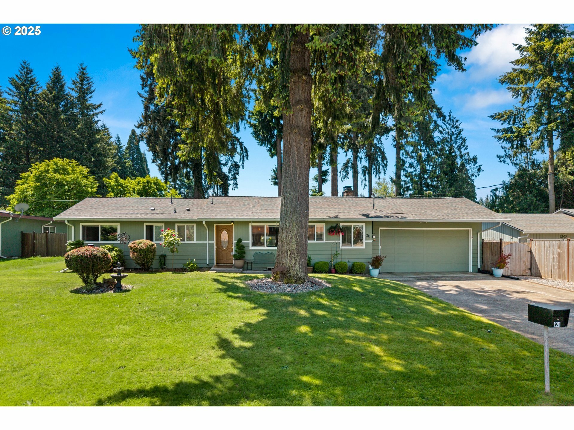 Property Photo: 1211 NE 110th St WA 98685