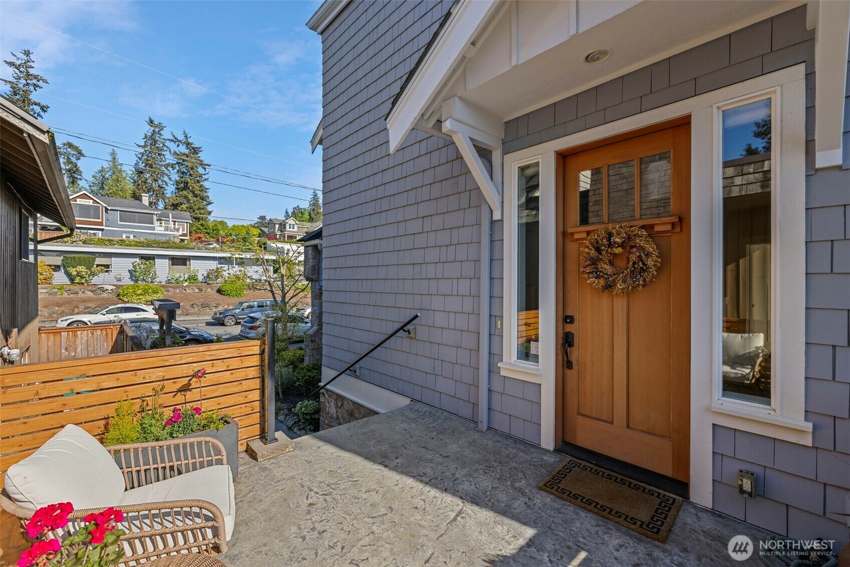 Property Photo: 656 Daley Street 102 WA 98020
