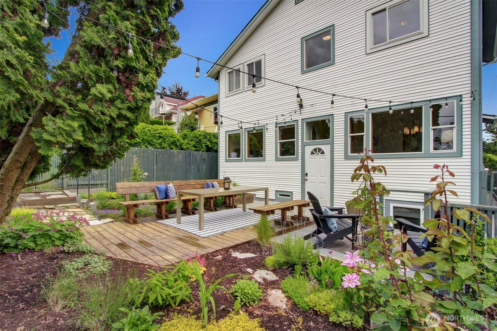 Property Photo:  2433 E Valley Street  WA 98112 