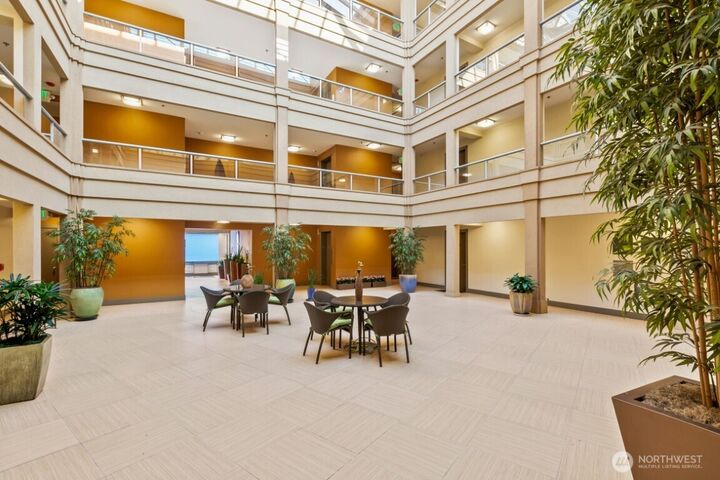 Property Photo:  500  5th Avenue W 402  WA 98119 