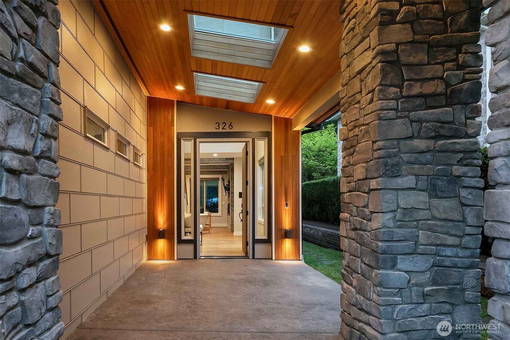 Property Photo: 326 7th Avenue S WA 98033