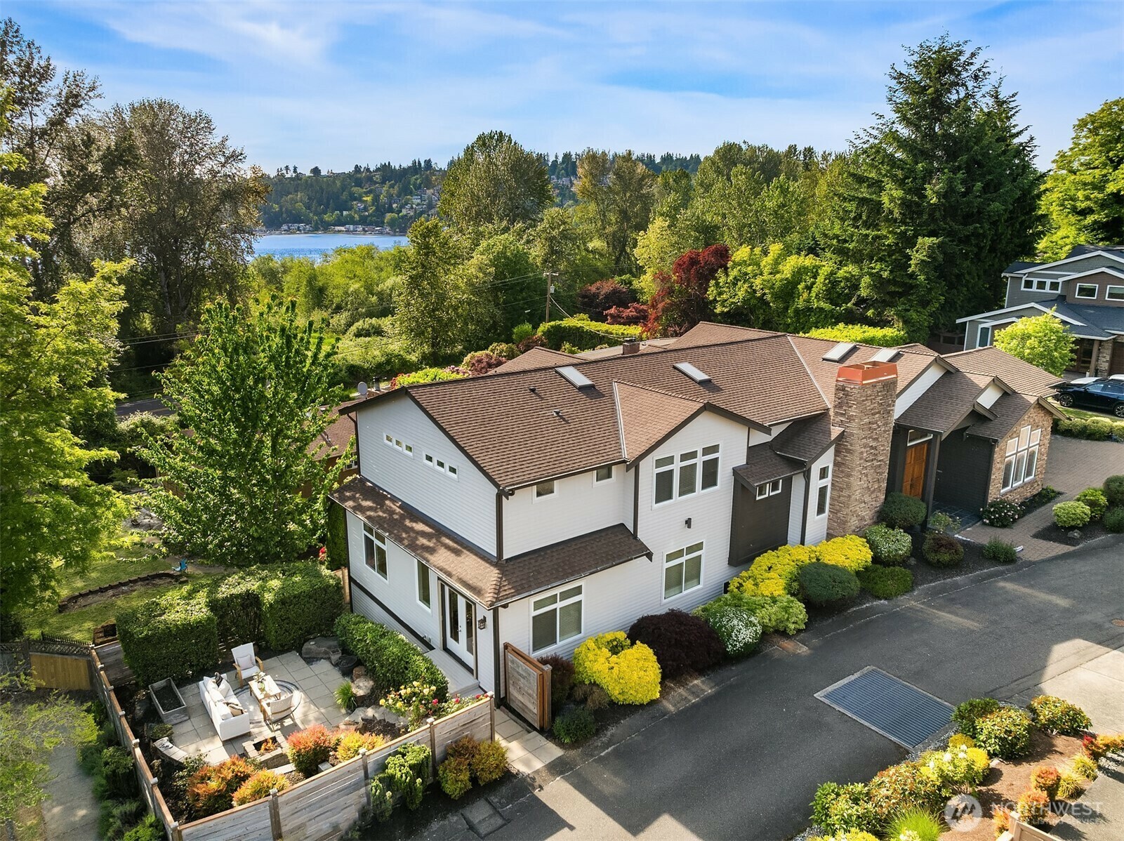Property Photo: 10022 NE 110th Street WA 98033