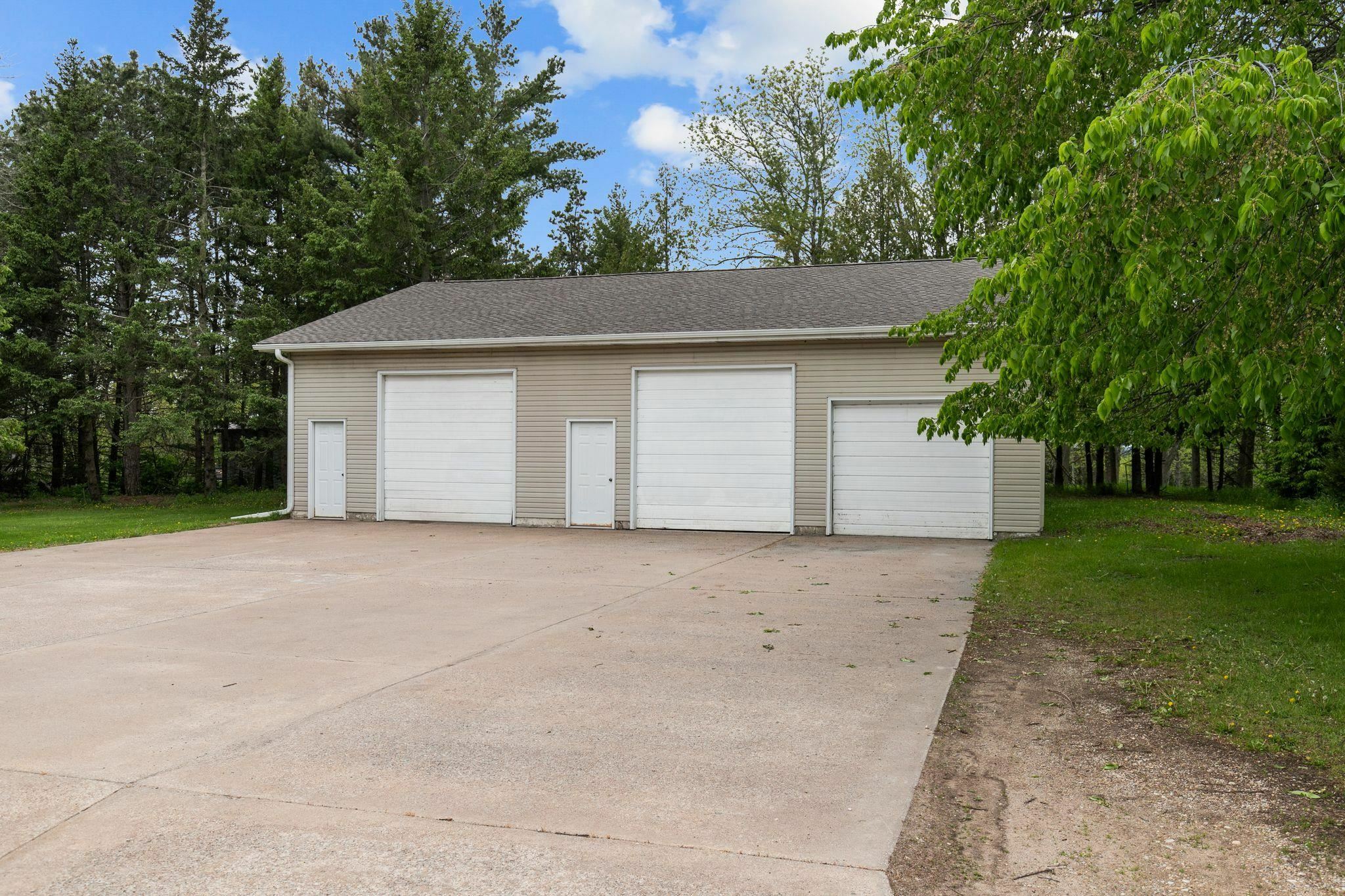 Property Photo:  N2873 Hillcrest Drive  WI 54944 