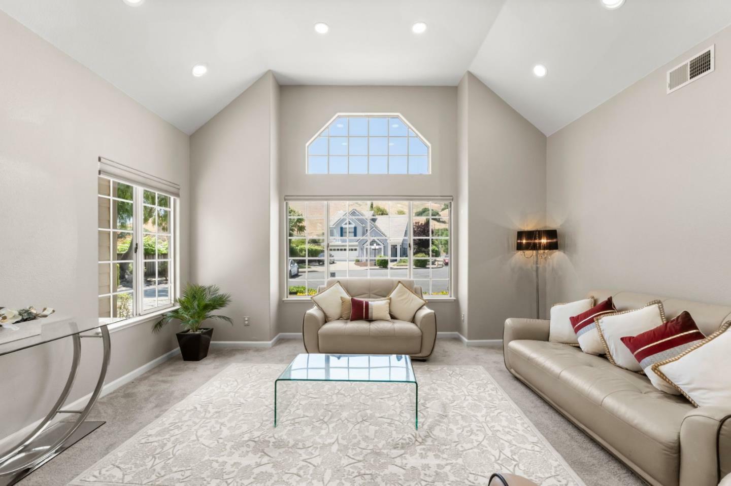 Property Photo: 38173 Canyon Oaks Court CA 94536