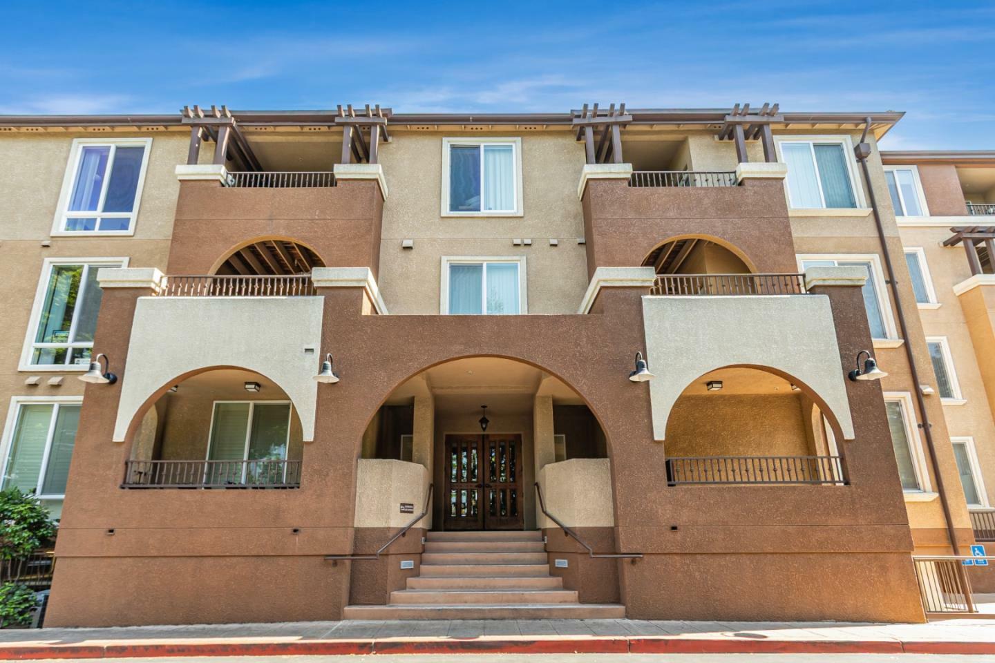 Property Photo:  801 South Winchester Boulevard 1202  CA 95128 