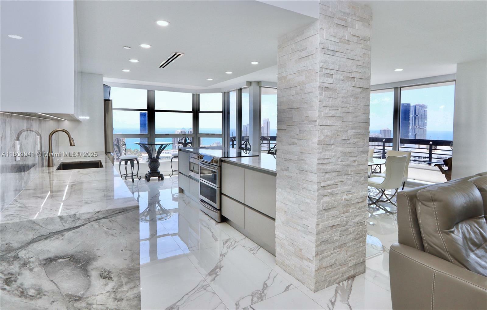 Property Photo: 3500 Mystic Pointe Dr 3906 FL 33180