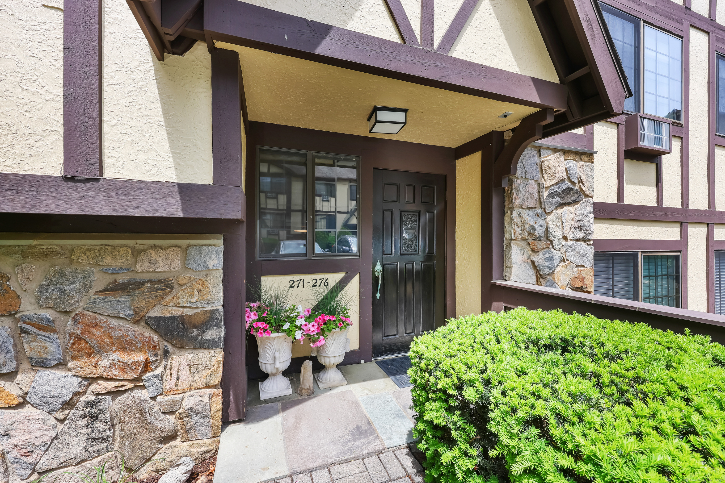 Property Photo: 50 Aiken Street Apt 275 CT 06851