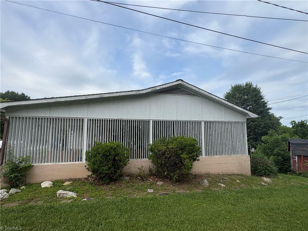 Property Photo: 223 Flint Hill Road NC 28659