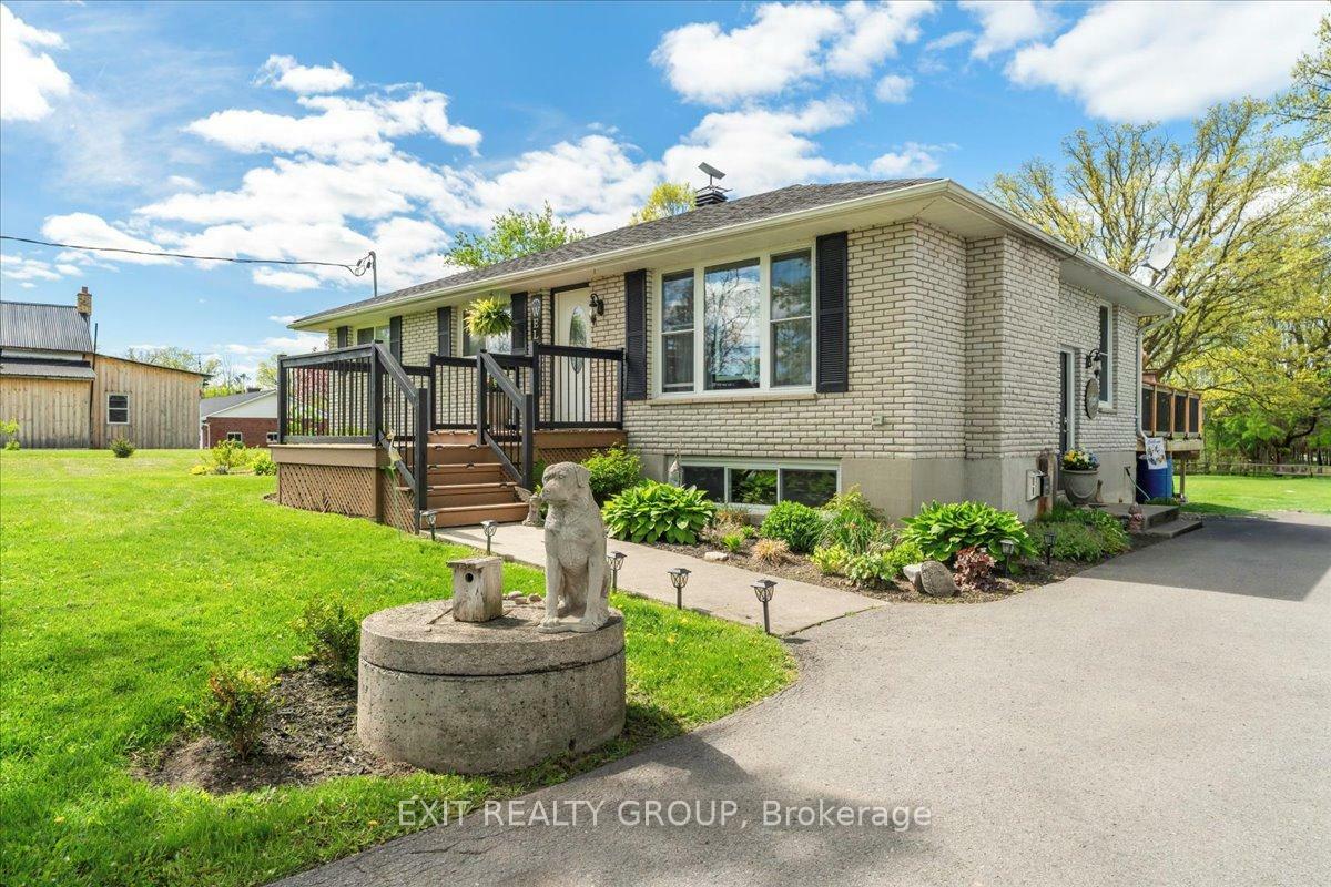 Property Photo: 40 St Marks Road ON K0K 2M0