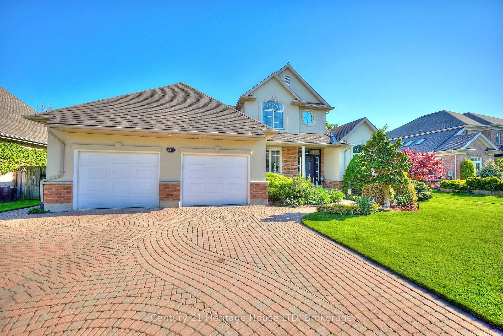 Property Photo:  559 Kensington Court  ON L2A 6R8 