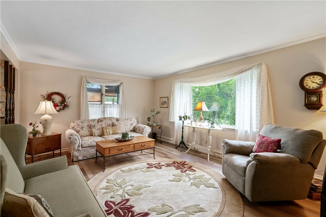 Property Photo: 407 Neola Cir PA 15237