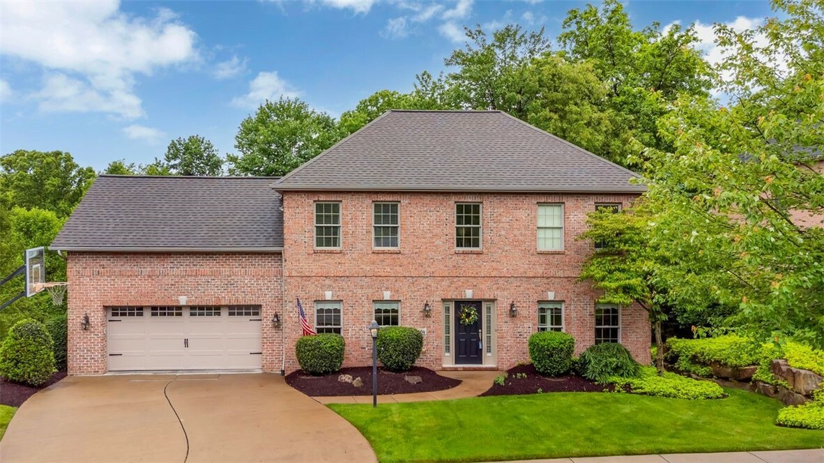 Property Photo: 104 Southridge Dr PA 16066