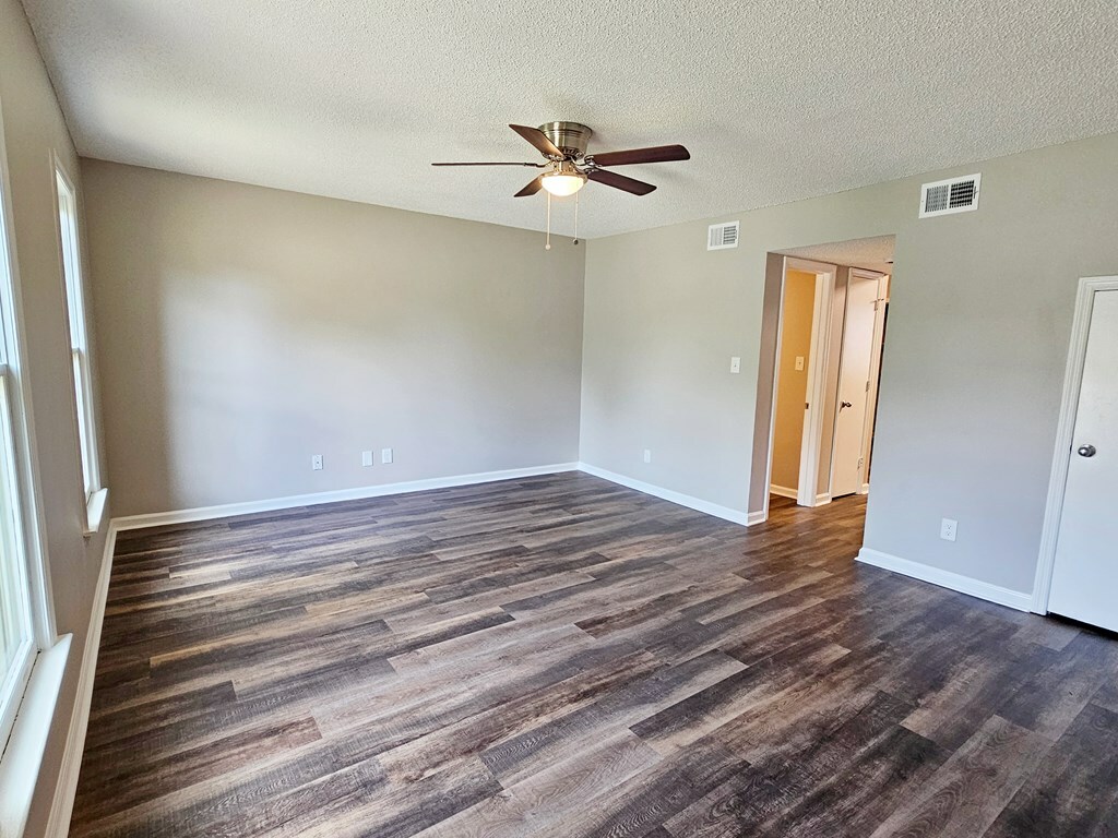 Property Photo: 1209 Hampton Court GA 31701