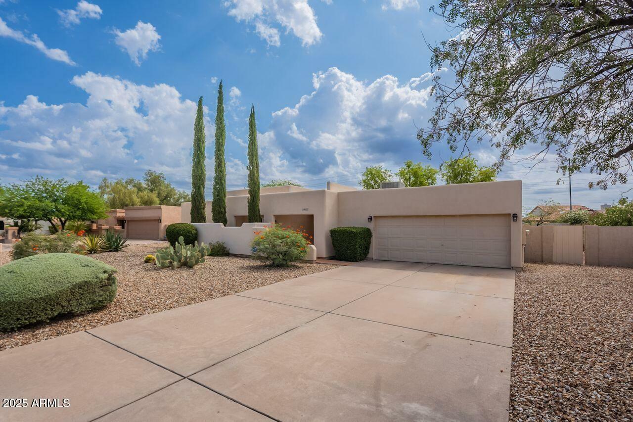 Property Photo: 14627 N 55th Place AZ 85254