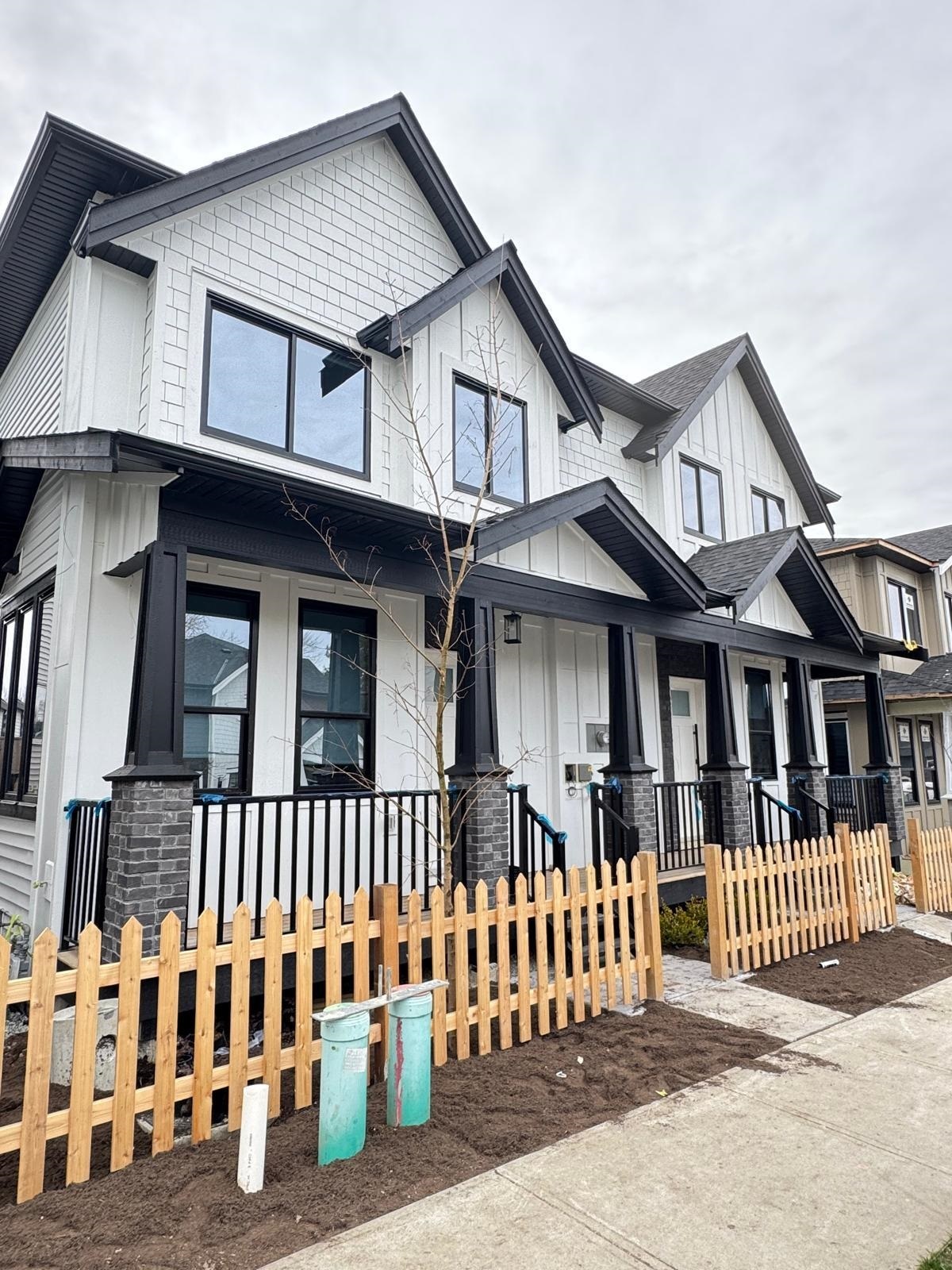 Photo de la propriété: 7621 197 Street BC V3A 7X8