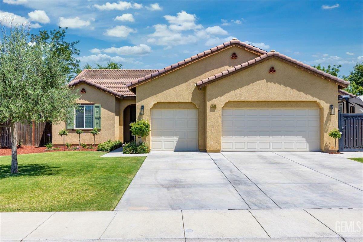 Property Photo: 15726 Saint Clement Way CA 93314