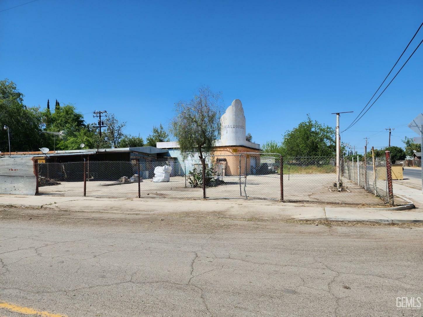 Property Photo: 18499 Shafter Avenue CA 93263