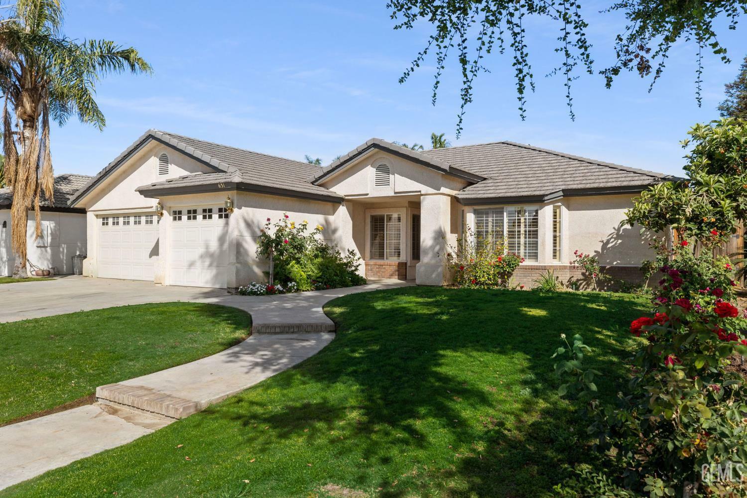 Property Photo: 631 Faversham Way CA 93311