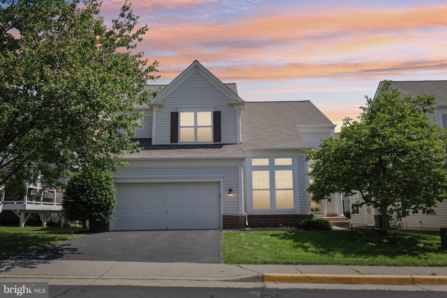 Property Photo: 13542 Ann Grigsby Circle VA 20120