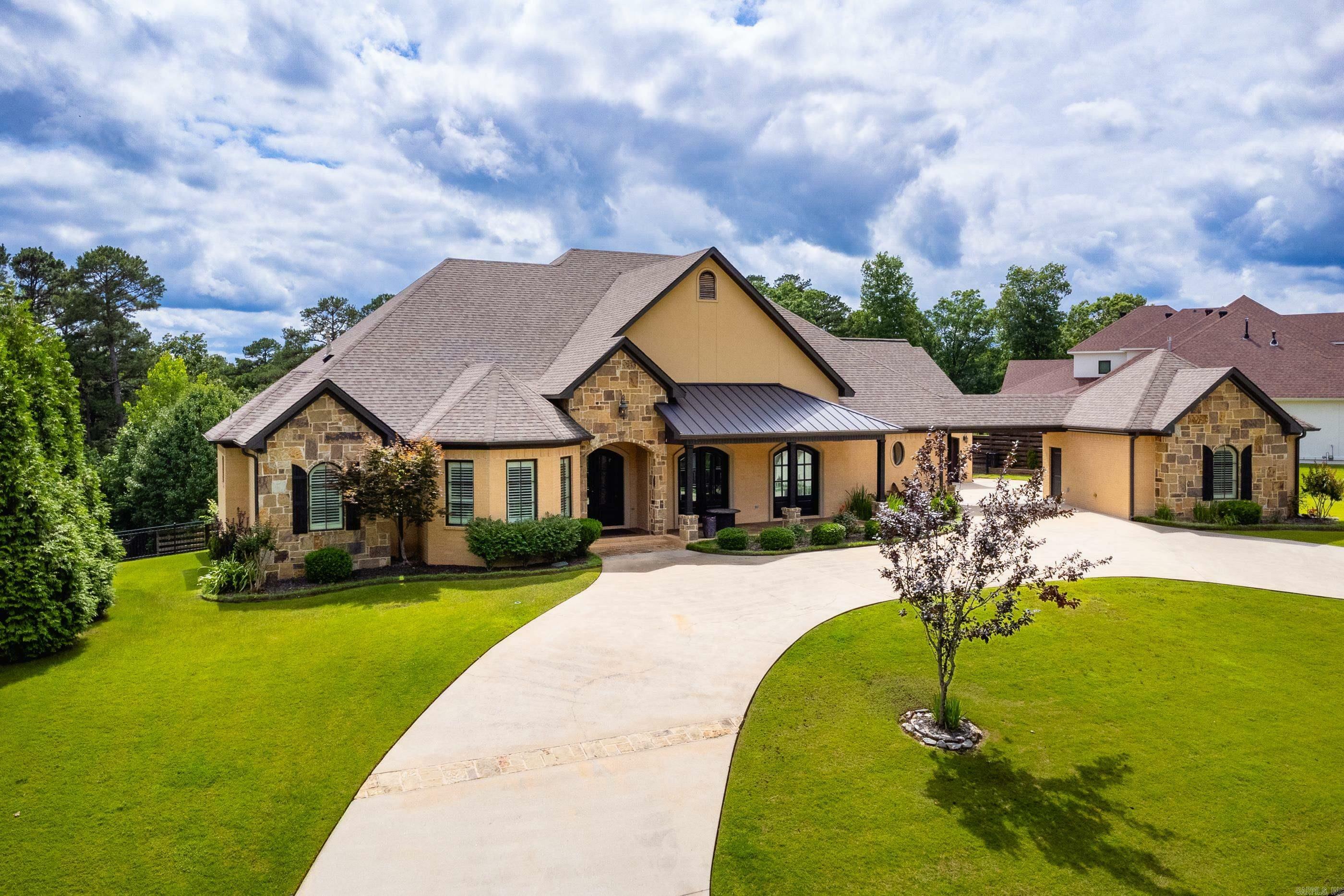 Property Photo: 20 Accadia Court AR 72223