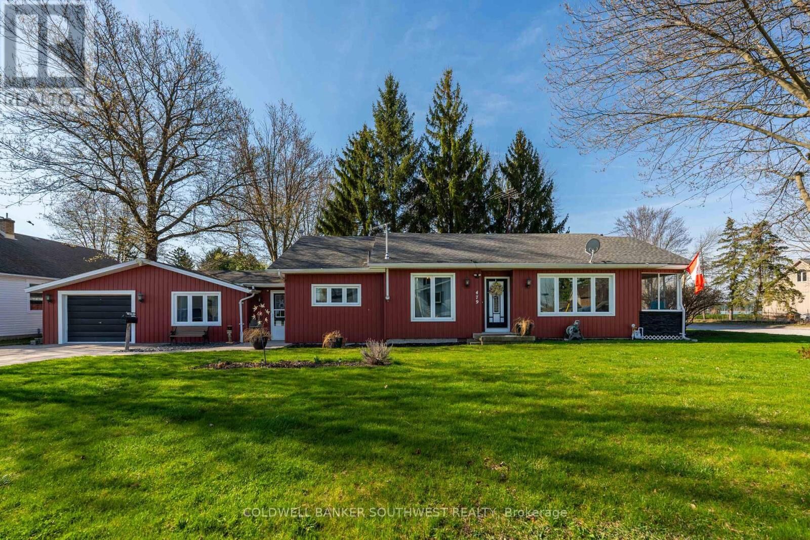 Property Photo:  479 William Street  ON N0P 2B0 