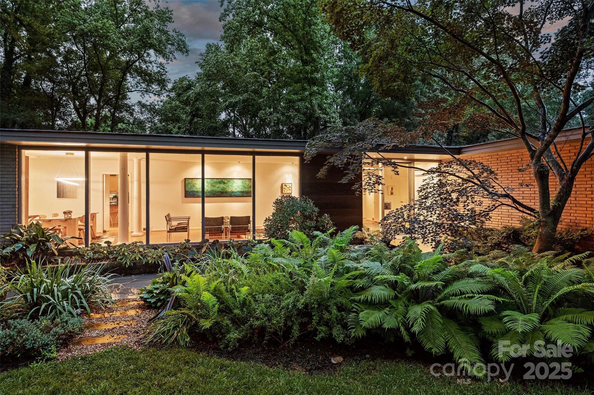 Property Photo: 2600 Cloister Drive NC 28211